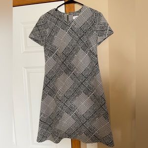 Calvin Klein short sleeve black and white pattern dress